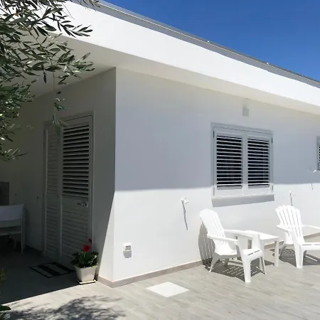 La Casetta Tra Sassi E Ulivi