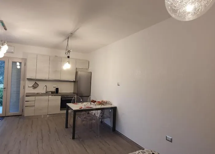 Ferienhaus La Casetta Tra Sassi E Ulivi *